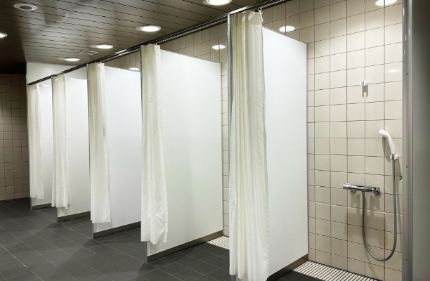 シャワー室も利用可能!